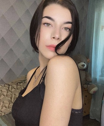 Кварта, 19 лет, 2 размер груди